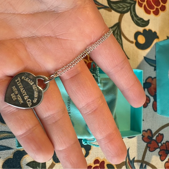 Tiffany & Co. Sterling Silver Return to Tiffany Heart Tag Pendant Necklace - Picture 5 of 9